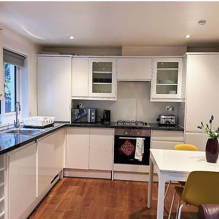 Lovely 2 Bedroom Garden Flat In Londyn Zewnętrze zdjęcie