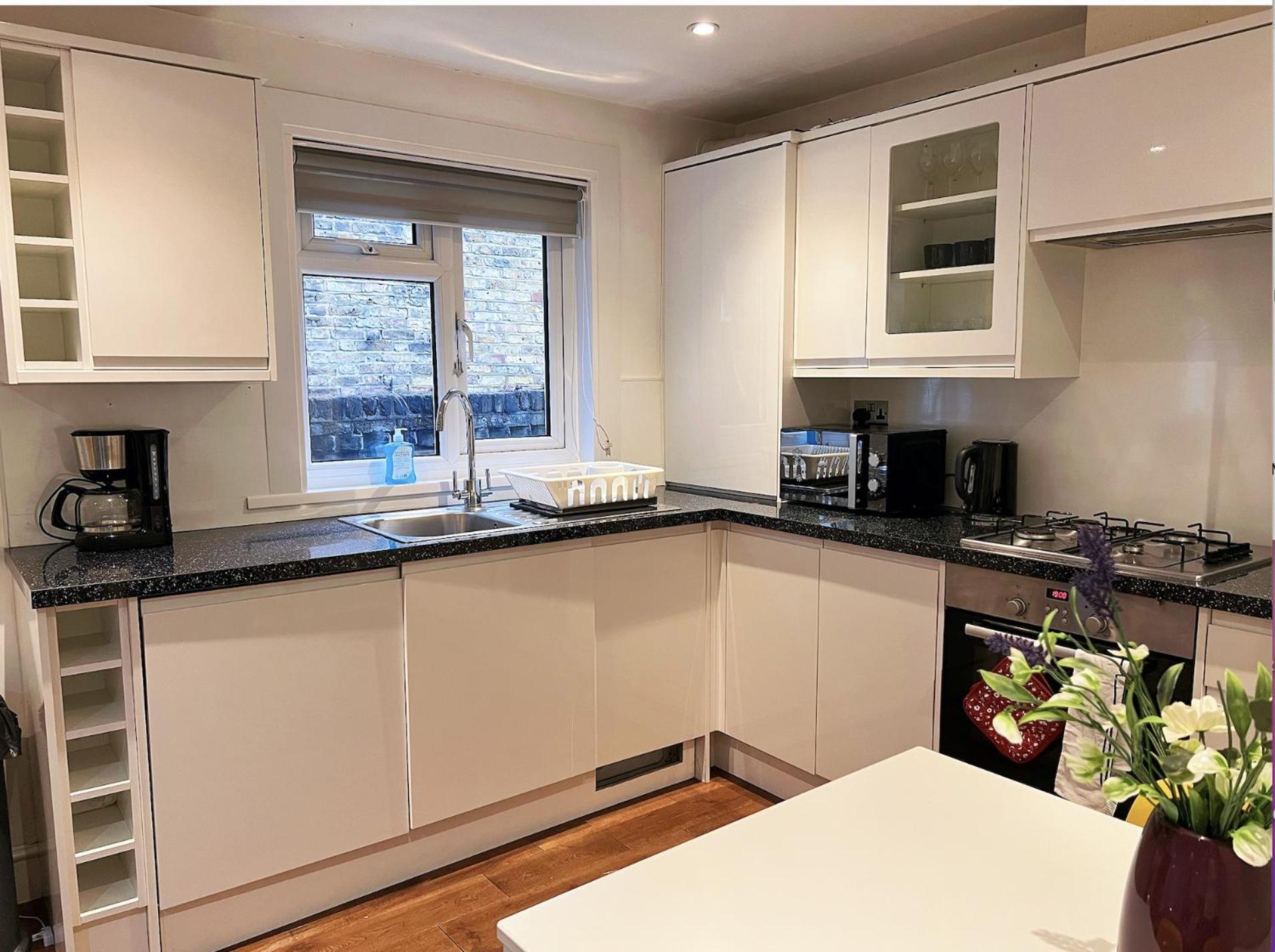 Lovely 2 Bedroom Garden Flat In Londyn Zewnętrze zdjęcie